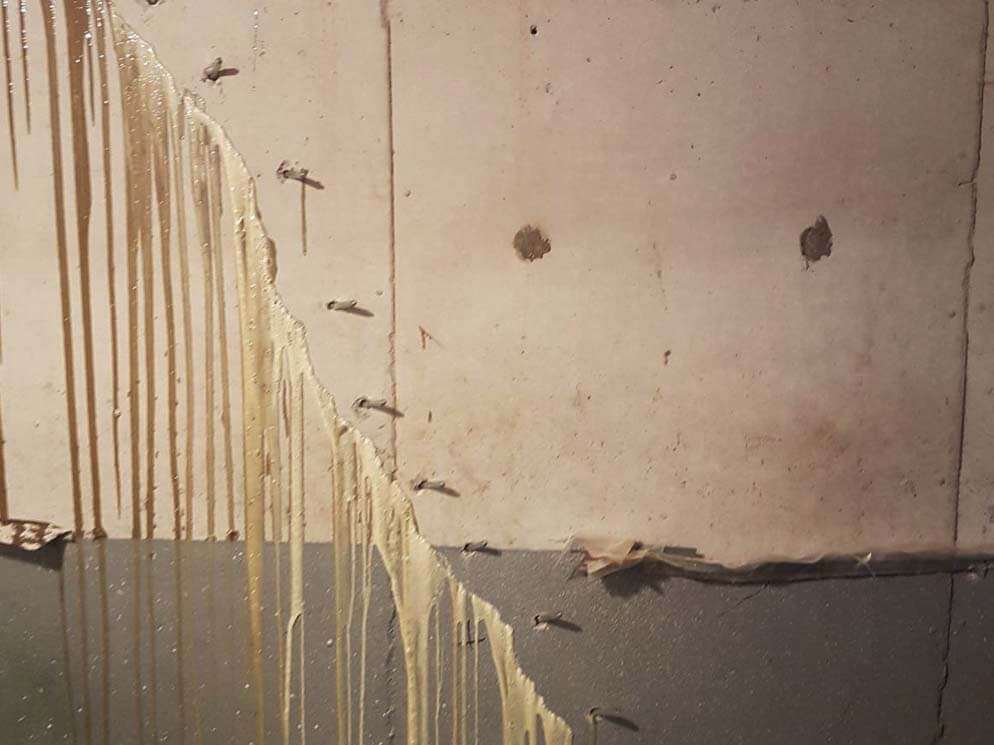 Polyurethane crack injection